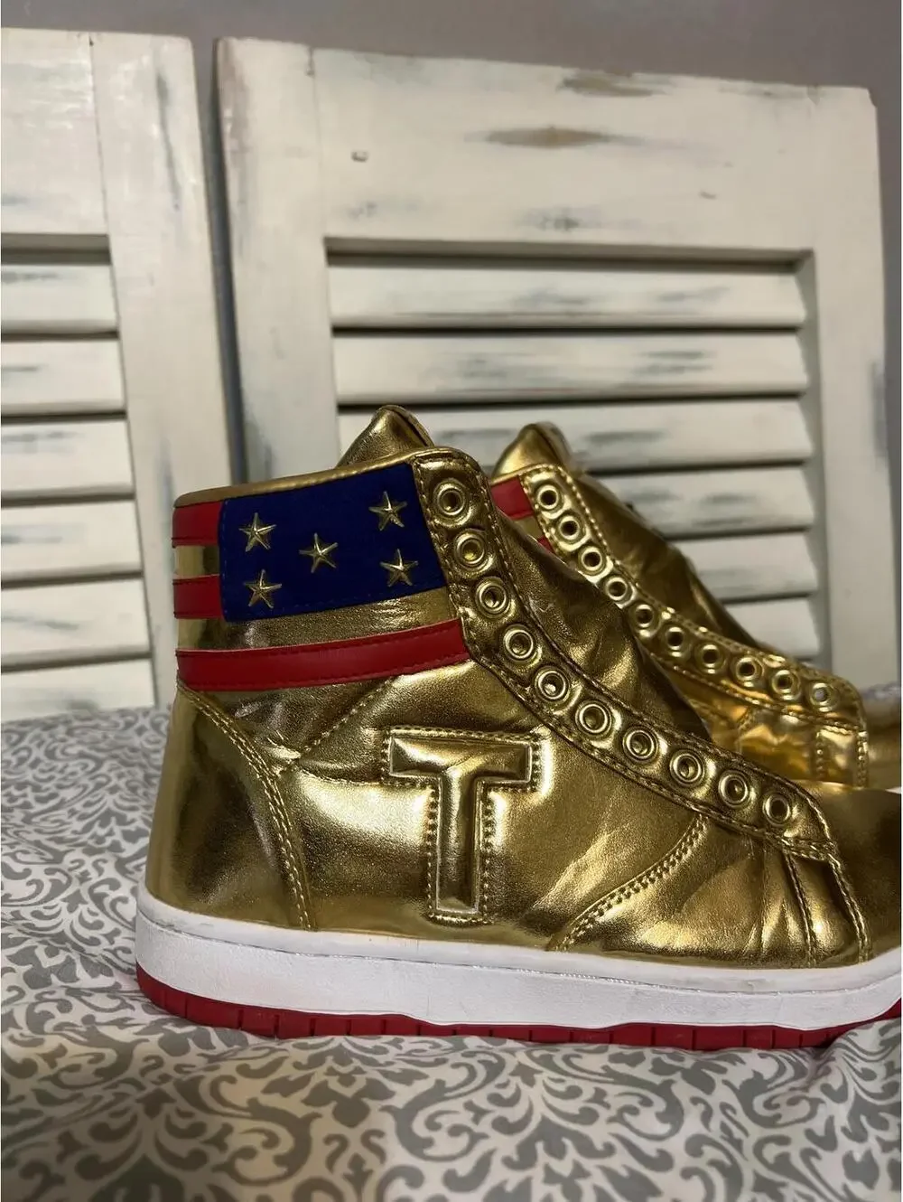 Authentic Trump Never Surrender High-Tops Gold Shoes M7, W9